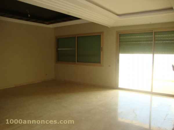 Appartement vide a louer sur Hay Riad
