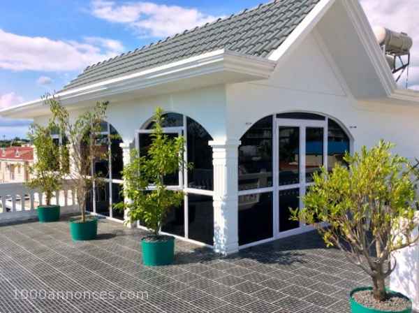 Un magnifique penthouse 1 chambre vue de mer