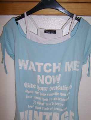 T-shirt bleu 