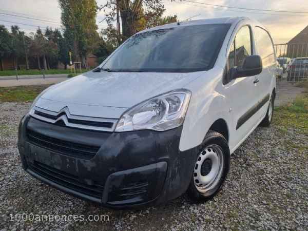 Automobile